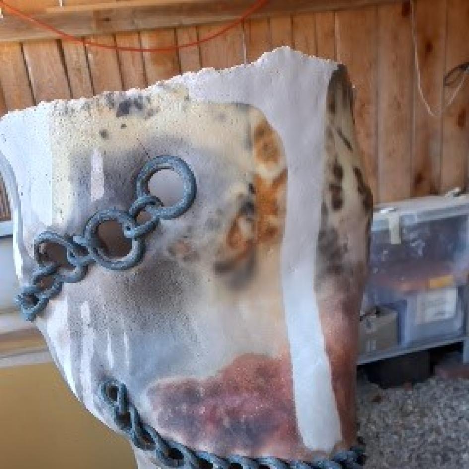 Keramik mit Rauchbrand - Dose mit Deckel / auch mit Eisen