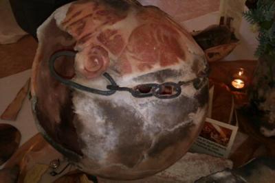 Keramik mit Rauchbrand - Gefäße mit Kette